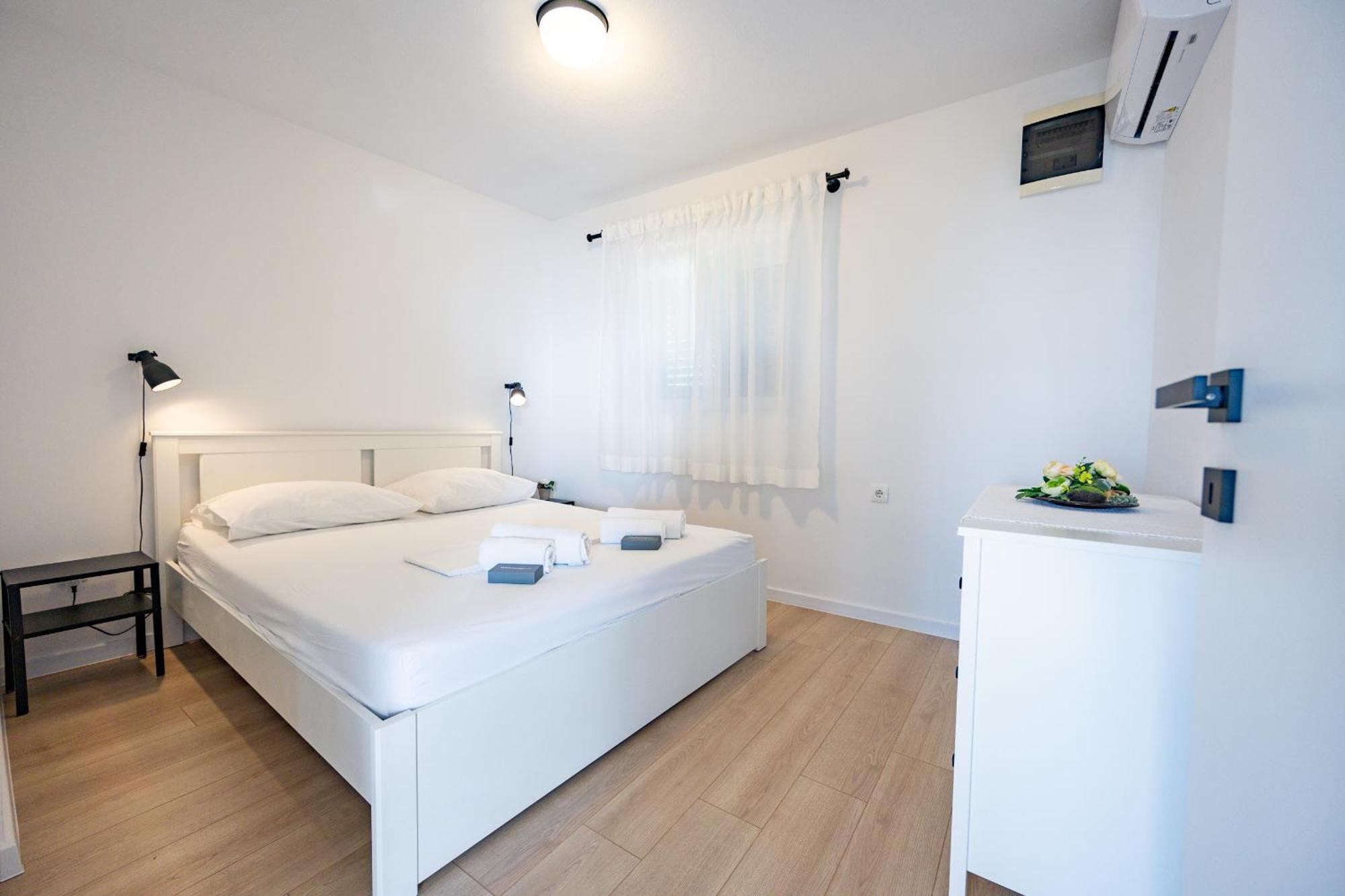 Apartments Krzanic 포드고라 외부 사진